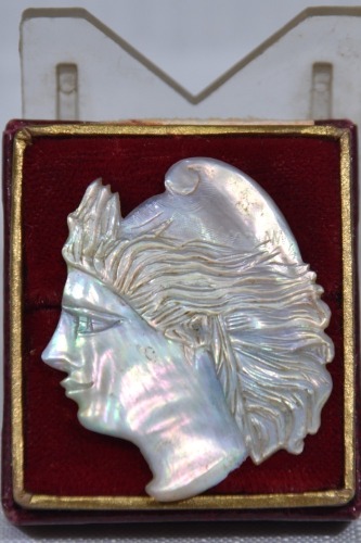 Jewellery - Mother of pearl carved cameo