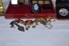 Jewellery - Miscellaneous lot of jewellery and related items. - 2