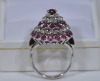 Jewellery - 18 K White gold lady's cocktail kinetic ring with synthetic rubies and sapphires 9.05g (total weight) - 3