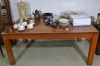 Furniture - Meranti extension table, 1800 x 1050 cm. Contents in photo on table auction separately. - 2