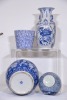 Pottery - A selection of blue and white decorator pots with Asian themes. - 2