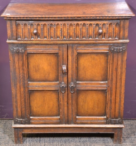 Furniture - Antique English oak side cupboard with drawer, hand forged wood and metal nails, 80 x 90cm.