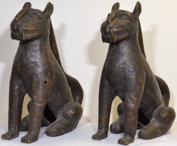 Art x 2 -Bronze Benin style cats x 2 H 61 cm, Hole drilled in one