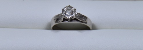 Jewellery - 18ct Pall Diamond solitaire ring, 3.4grams