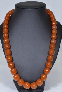 Jewellery - Necklace of amber beads. 83grams