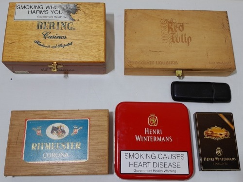 Tobacconalia x 5 - Three wooden cigar boxes, one cigar cardboard box, and one cigar leather carrier