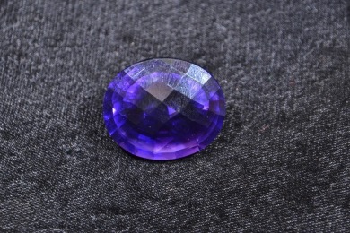 Jewellery - Stone - Large Facetted Amythest - 83.5 kt