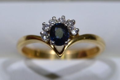 Jewellery - Ring - Saphire with diamonds, N, Tested 18kt, weighs 3.37g
