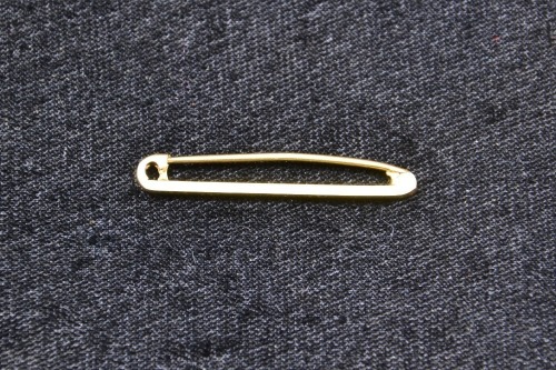 Jewellery - Victorian Nappy Pin tested 9kt weight 1.5gram