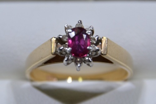 Jewellery - Ring - Natural Stone with diamonds, J, Tested 18kt, weighs 2.49g