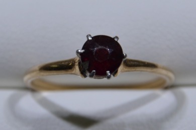 Jewellery - Ring - Unknown Stone, O, Tested 11kt, weighs 2.04g