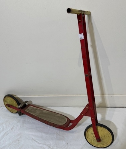 Toys - Small Red Scooter - No Brand - Minor Marks