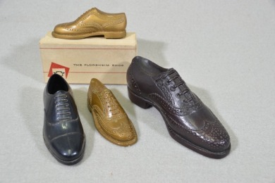 Salesman Sample - Group Lot x4 - Florsheim Shoe in box, Thoml Mcan Shoes x2 one marked 1942, Early plastic sample no name