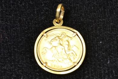 Jewellery - 1914 Sydney Mint Half Gold Sovereign with 9kt pendant mount, Weighs 5.18g