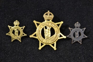 Militaria - Hat & Collar Badges - Kooyong Regiment 1930 - 1942