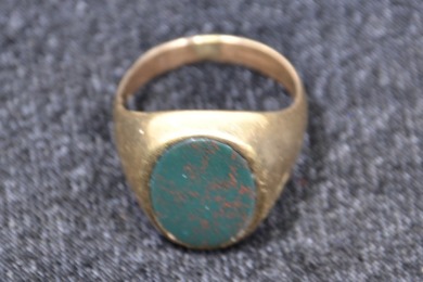 Jewellery - Men's Ring with Onyx, U, Stamped 9 REE, Weighs 5.67g