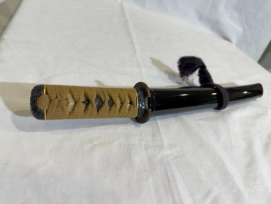 Bladed Weapons - Japanese Highly Lacquered Edo period Tanto, Blade L 31cm Total L 47cm.