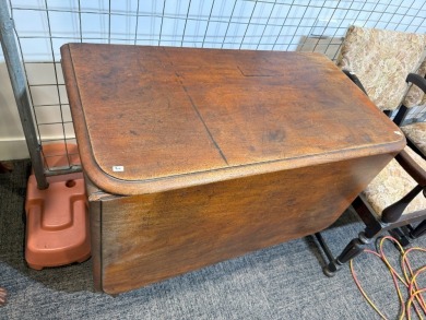 Furniture - Colonial rectangular drop side Mahogany Table. One leaf is detached, L 150 x W 97 x H 72cm.
