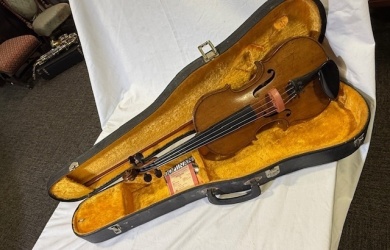 Instrument - Violin - With Aubert Bridge and P&L London Bow, Comes with case. Sign of age. Lovely patina