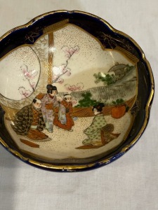 Asian Artifact - Satsuma x2 - 1 x small dish, 1 x Plate. Minor worn gold leaf.