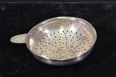 Silver - Tea Strainer - English Hallmarks to centre, W 37.2g