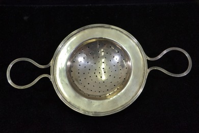 Silver - Large Dual Handled Tea Strainer - Hallmarked to rear, W 55g
