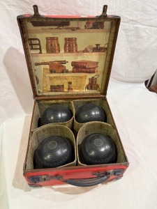 Vintage - Bowls Set in Original Case