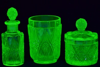 Uranium glass - Victorian vanity set