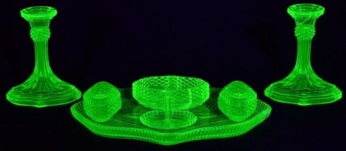 Uranium Glass - Dressing table set - Art Deco