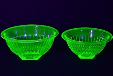 Uranium Glass - Household - Mixing bowl x 2
