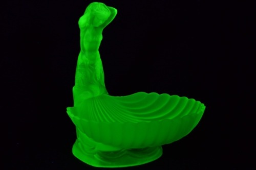Uranium Glass - Depression glass - Centrepiece