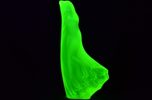 Uranium Glass - Desna - Lady figurine