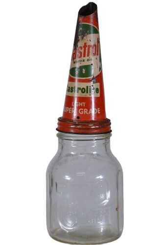 Garagenalia - Oil bottle - 1 pint Castrol
