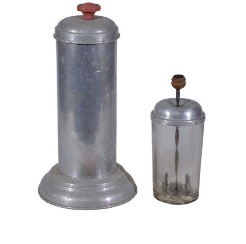 Milk Bar - Lot x2 -Straw dispenser and Nestle Malted milk maker