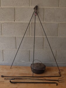 Cast Iron - Camp oven and tools