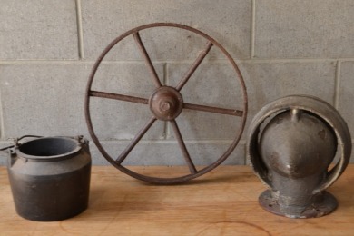 Cast Iron - Metal items x 3