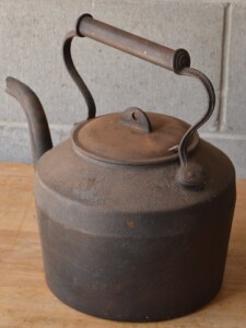 Cast Iron - Tea pot with lid