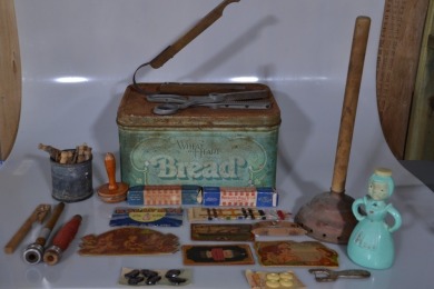 Box Lot - Laundry and Garden accessories