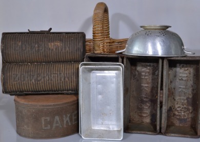 Kitchenalia - Cookware x 8 - Baking and large basket