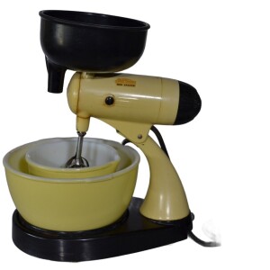 Kitchenalia - Sunbeam Mixmaster Cream