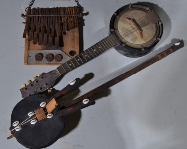 Instruments x3 - Banjolin, Island Guitair, kalimba