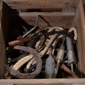 Pioneer - Crate of farming tools
