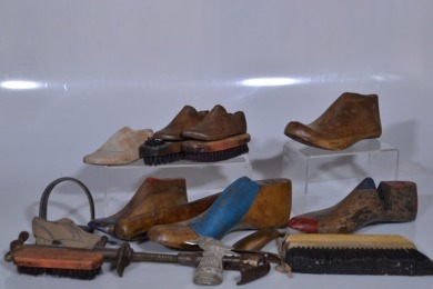 Pioneer - A selection of shoe making items