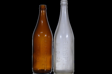 Crown seal - 20oz - Heleys, Mildura x 2