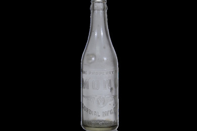 Crown seal - 10oz - Mono Cordial Mfg. Coy., Townsville