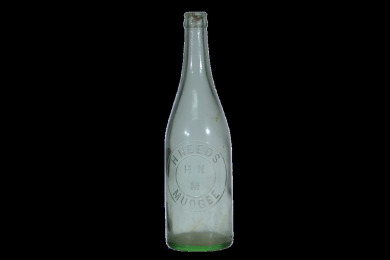 Crown seal - 26oz - H. Needs, Mudgee