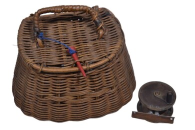 Collectibles - Miniature fishing gear x 2
