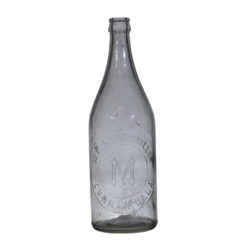 Crown seal - 26oz - W.P. & C.N. Miller, Cunnamulla