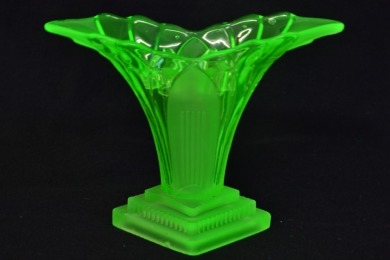 Uranium Glass - Walter Greta - Vase w/ frog