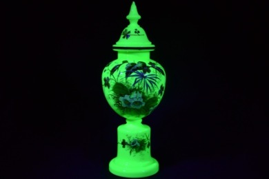 Opaline - Lidded Urn